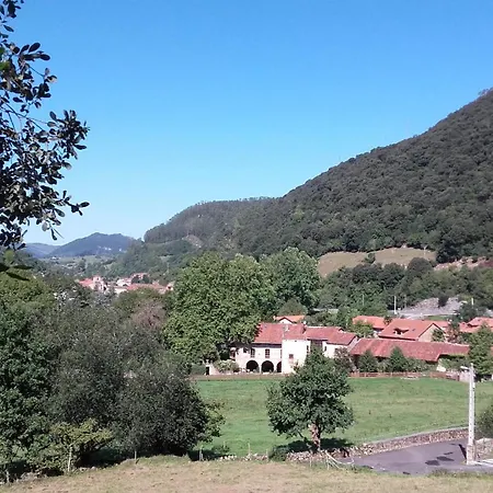 Palacio De Hualle * Treceno