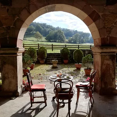 Palacio De Hualle Тресеньо