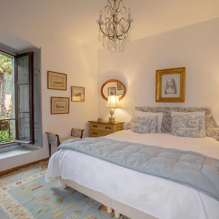 Palacio De Hualle * Тресеньо