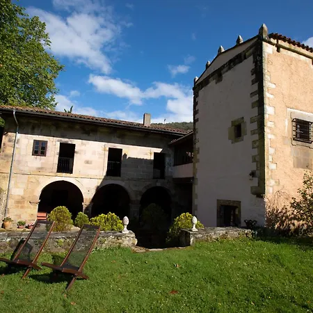 Palacio De Hualle *