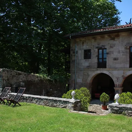 Villa Palacio De Hualle Treceño