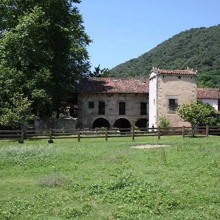 Palacio De Hualle Treceño