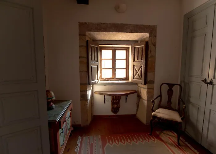 Palacio De Hualle Treceño