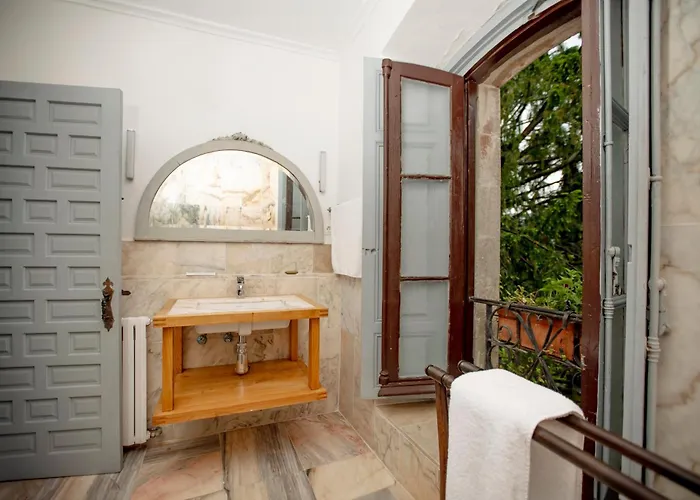 Palacio De Hualle Treceno