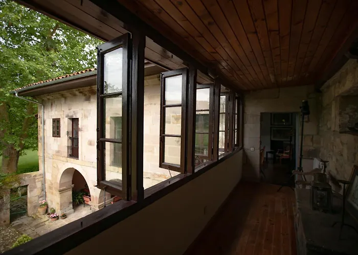 Palacio De Hualle Treceno