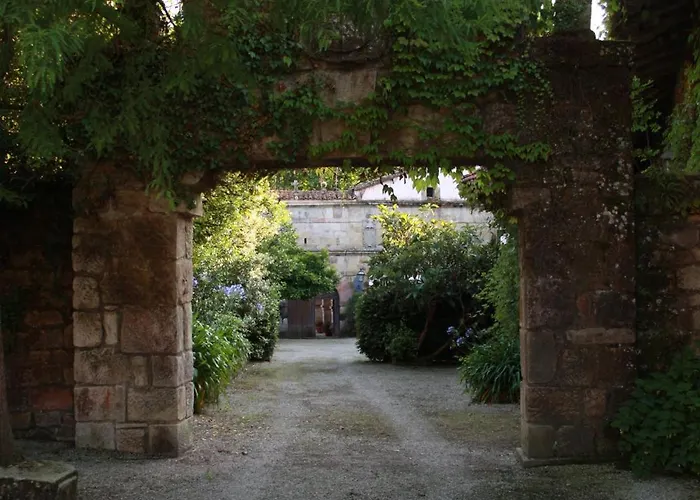 Palacio De Hualle * Treceno